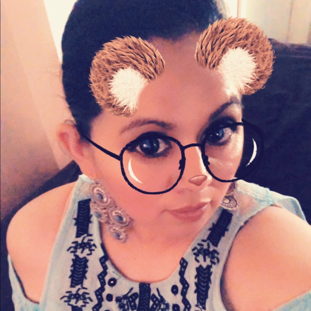 Meet your Posher, Alejandra